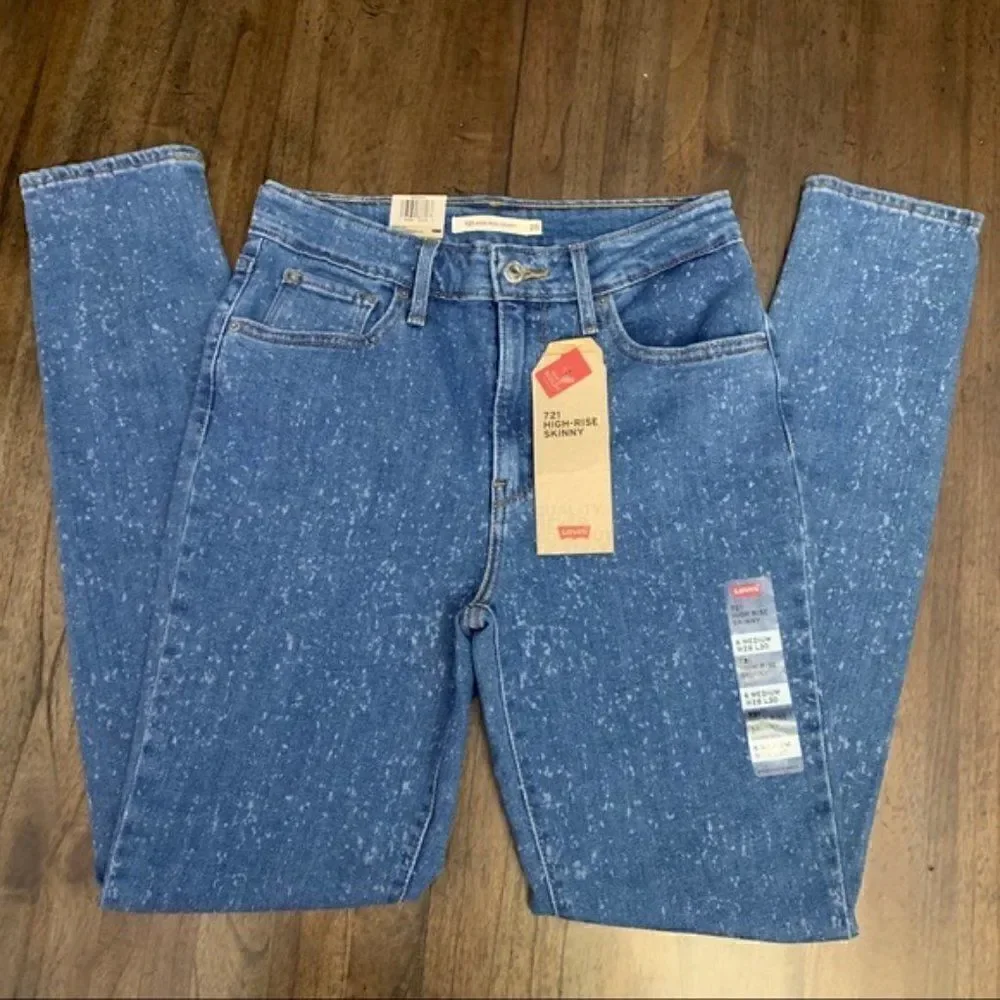 Levi’s 721 High Rise Skinny Jeans